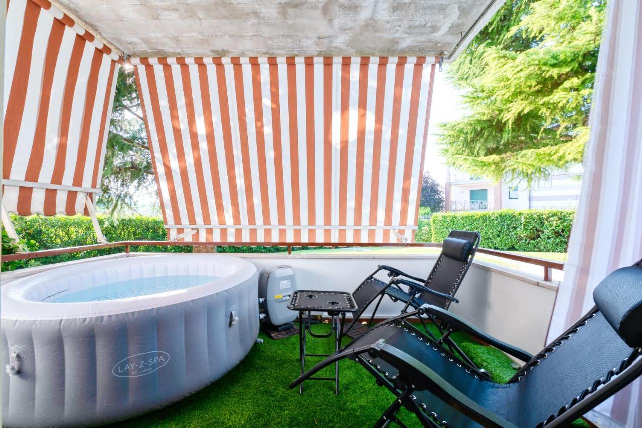 Wolf House - Peschiera Holiday - Jacuzzi Privata Peschiera del Garda Zewnętrze zdjęcie