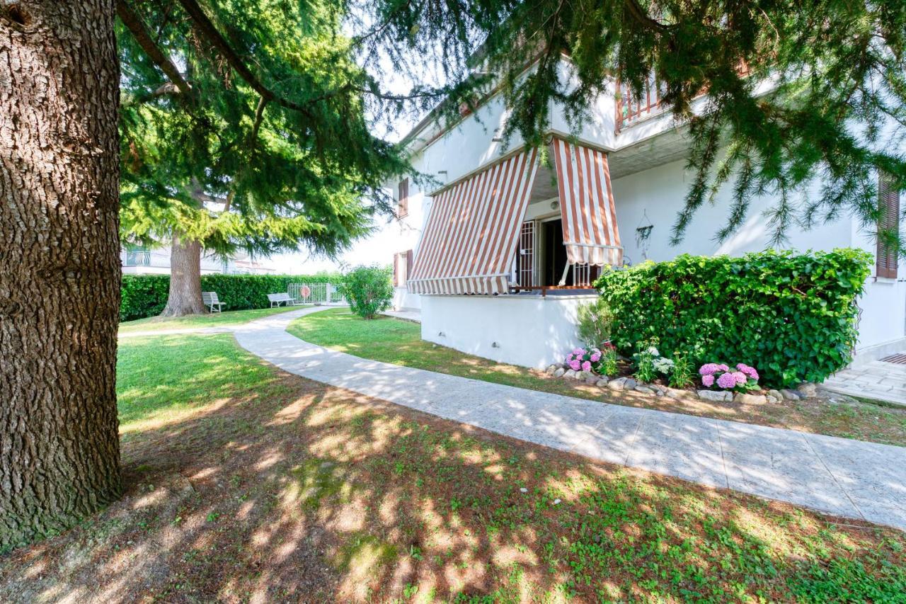 Wolf House - Peschiera Holiday - Jacuzzi Privata Peschiera del Garda Zewnętrze zdjęcie